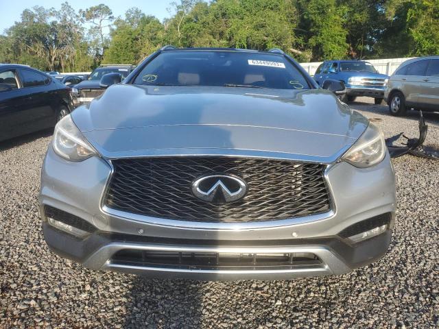 SJKCH5CRXJA040527 - 2018 INFINITI QX30 BASE SILVER photo 5