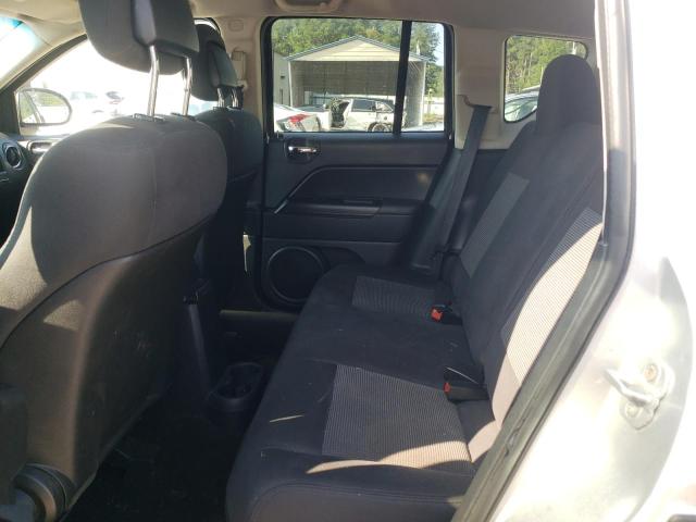 1J4NF1FB2BD135425 - 2011 JEEP COMPASS SPORT 银色 照片 10