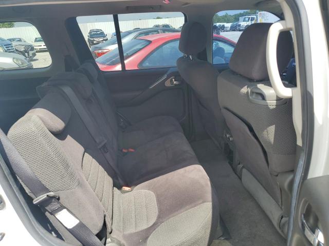5N1AR18W85C707051 - 2005 NISSAN PATHFINDER LE WHITE photo 11