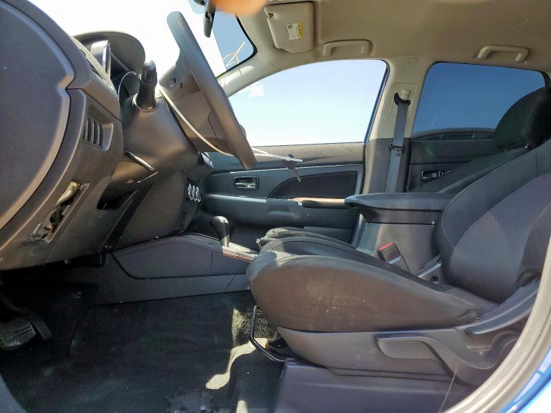 JA4AP3AU5KU028918 - 2019 MITSUBISHI OUTLANDER ES BLUE photo 7