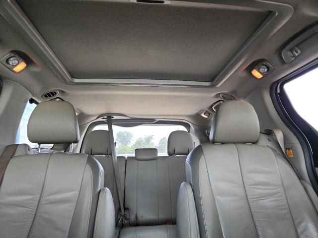 5TDYK3DC0BS003886 - 2011 TOYOTA SIENNA XLE WHITE photo 10