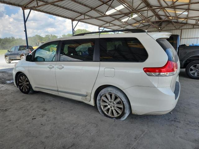 5TDYK3DC0BS003886 - 2011 TOYOTA SIENNA XLE WHITE photo 2