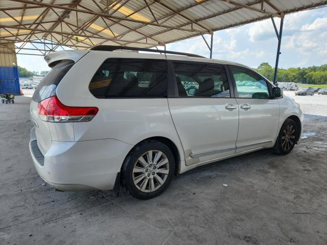 5TDYK3DC0BS003886 - 2011 TOYOTA SIENNA XLE WHITE photo 3