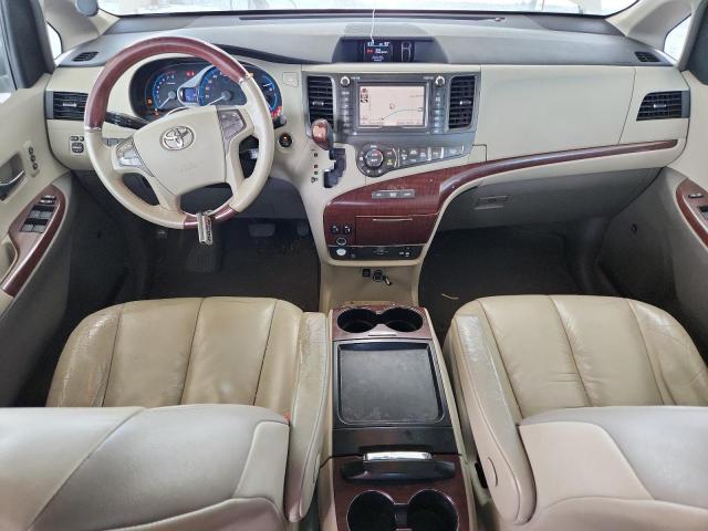 5TDYK3DC0BS003886 - 2011 TOYOTA SIENNA XLE WHITE photo 8