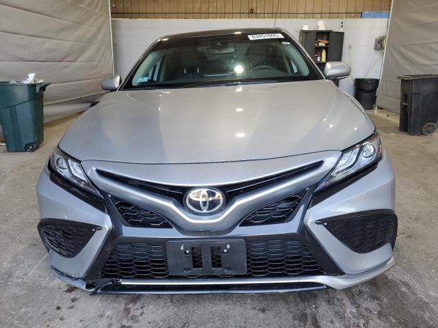 4T1K61BK4RU128545 - 2024 TOYOTA CAMRY XSE ვერცხლისფერი ფოტო 5