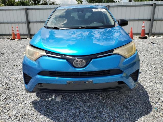 JTMZFREV0HD106421 - 2017 TOYOTA RAV4 LE BLUE photo 5