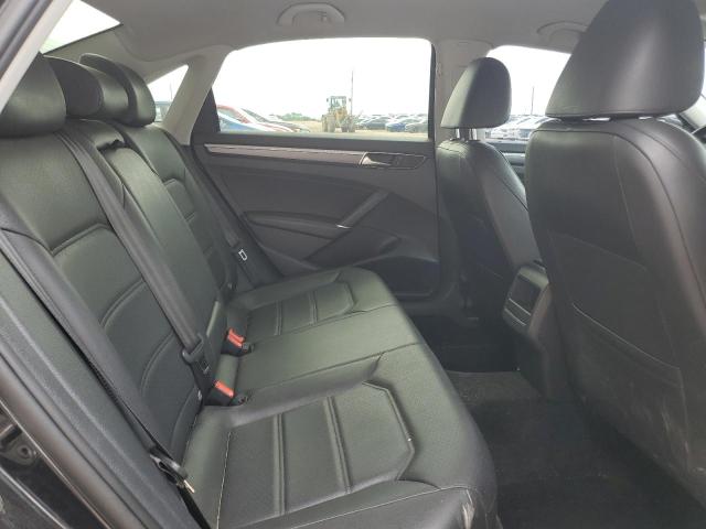 1VWDT7A3XHC063785 - 2017 VOLKSWAGEN PASSAT R-LINE Schwarz Foto 10