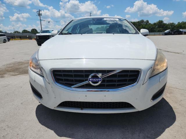 YV1612FS0D1228540 - 2013 VOLVO S60 T5 თეთრი ფოტო 5