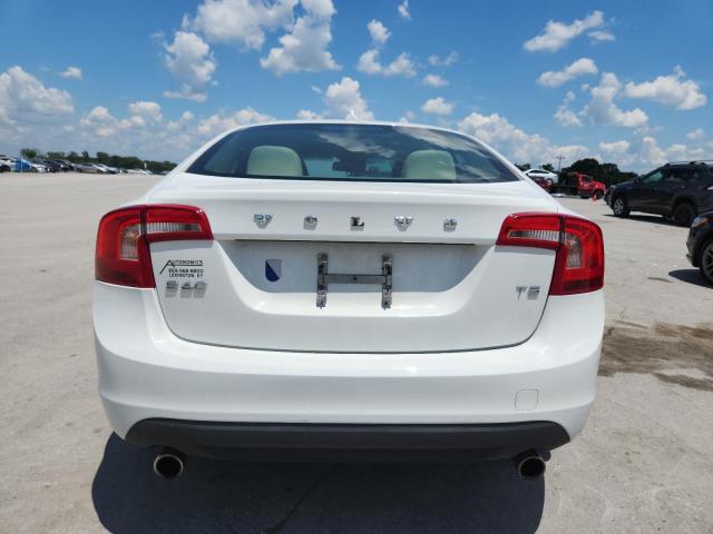 YV1612FS0D1228540 - 2013 VOLVO S60 T5 თეთრი ფოტო 6