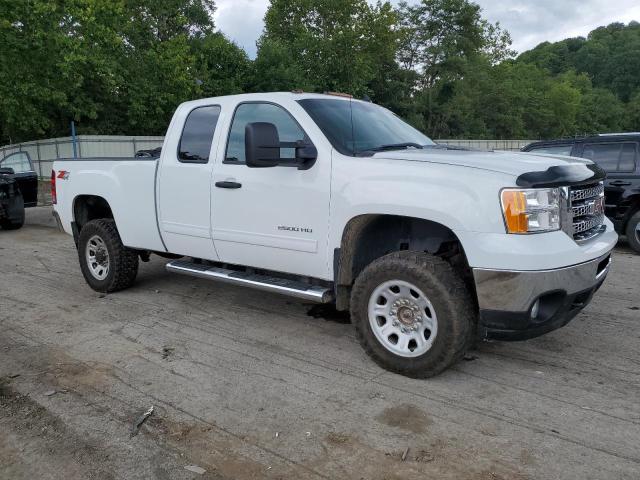 1GT220C82DZ403225 - 2013 GMC SIERRA K2500 SLE WHITE photo 4