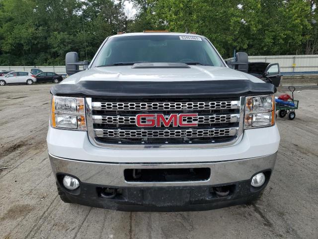 1GT220C82DZ403225 - 2013 GMC SIERRA K2500 SLE WHITE photo 5