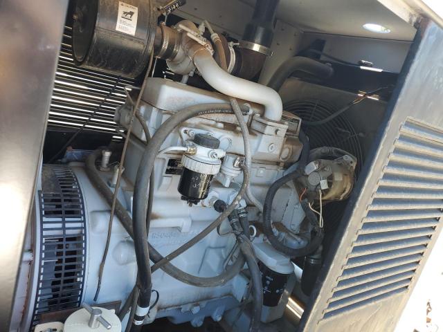 1U9BB14204J087139 - 2005 OTHER GENERATOR WHITE photo 5