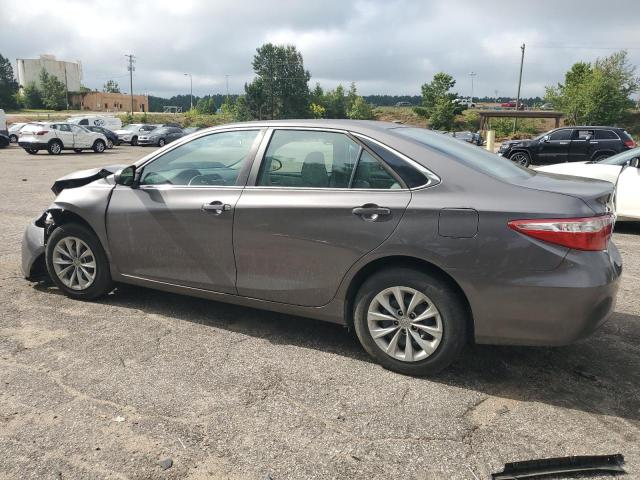 4T1BF1FK7GU175107 - 2016 TOYOTA CAMRY LE 灰色 照片 2