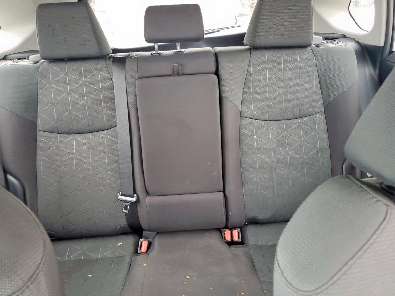 2T3W1RFV7PW256611 - 2023 TOYOTA RAV4 XLE WHITE photo 10