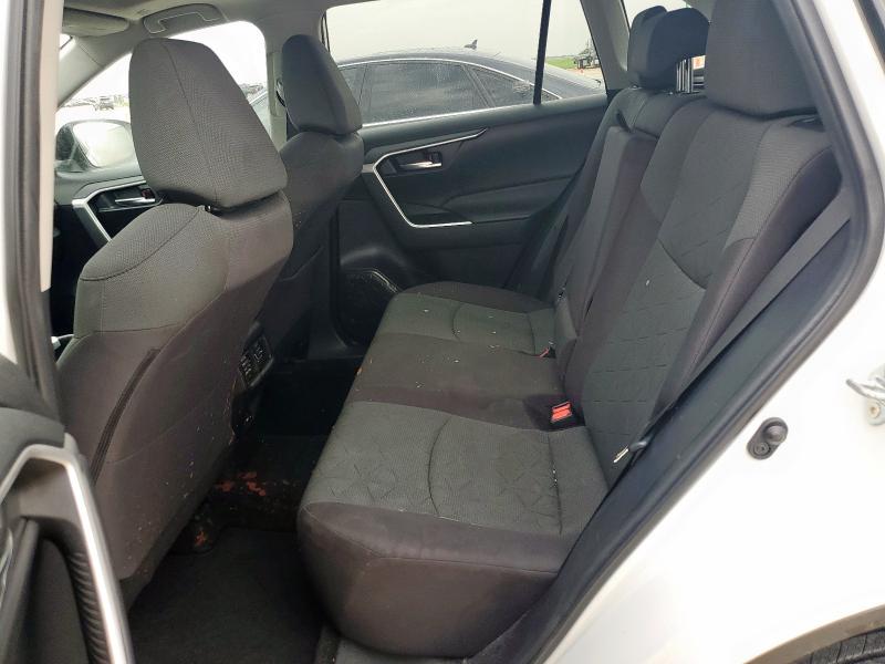 2T3W1RFV7PW256611 - 2023 TOYOTA RAV4 XLE WHITE photo 11