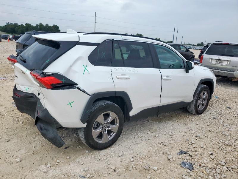 2T3W1RFV7PW256611 - 2023 TOYOTA RAV4 XLE WHITE photo 3