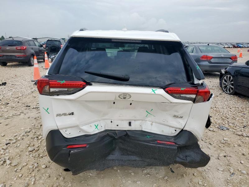 2T3W1RFV7PW256611 - 2023 TOYOTA RAV4 XLE WHITE photo 6