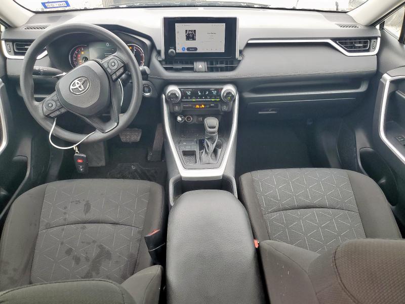 2T3W1RFV7PW256611 - 2023 TOYOTA RAV4 XLE WHITE photo 8