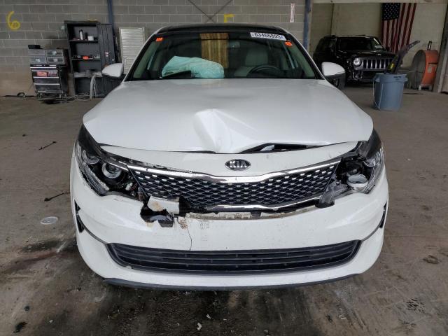 5XXGU4L30GG013047 - 2016 KIA OPTIMA EX WHITE photo 5