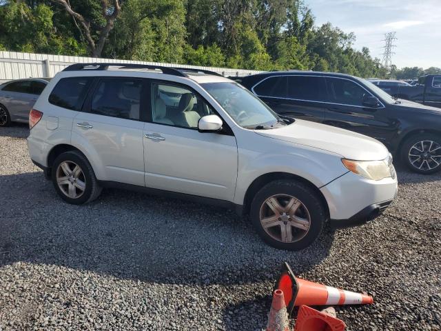 JF2SH6CC4AH760575 - 2010 SUBARU FORESTER 2.5X PREMIUM WHITE photo 4
