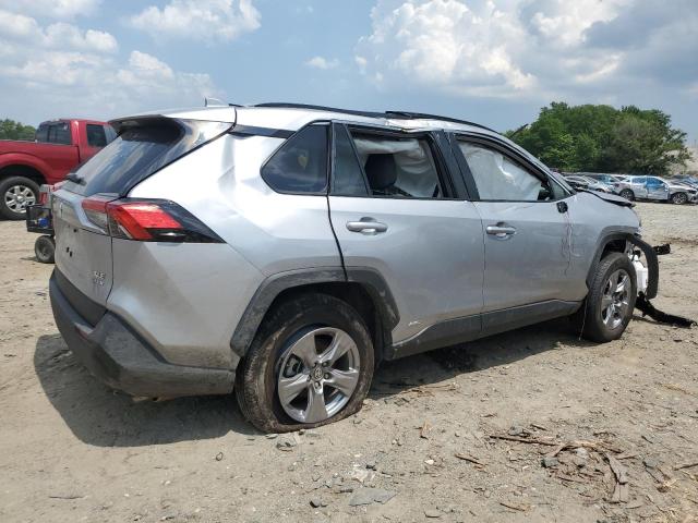 4T3RWRFV1SU176146 - 2025 TOYOTA RAV4 XLE SILVER photo 3