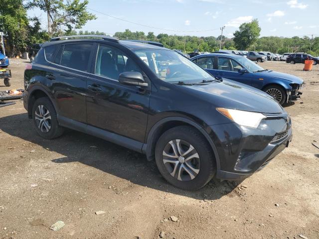2T3BFREV2HW590113 - 2017 TOYOTA RAV4 LE 黑色 照片 4