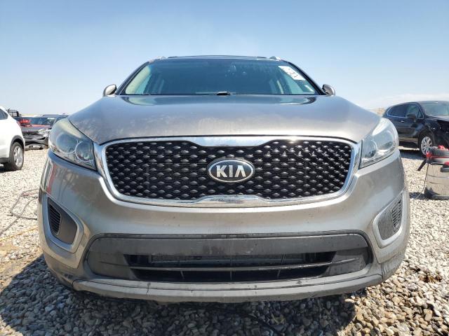 5XYPGDA32HG283193 - 2017 KIA SORENTO LX GRAY photo 5