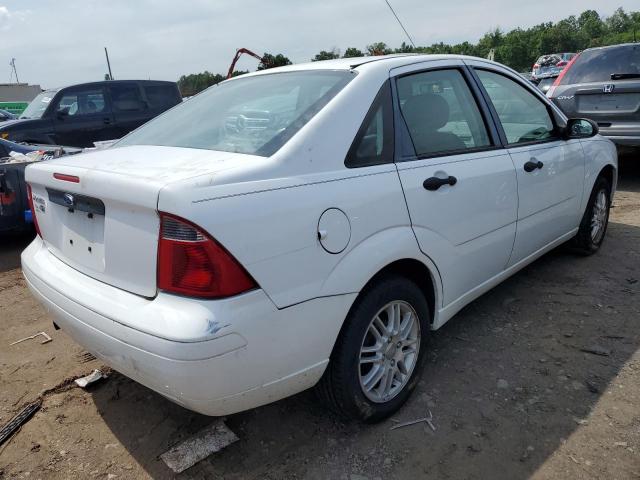 1FAHP34N87W304812 - 2007 FORD FOCUS ZX4 WHITE photo 3