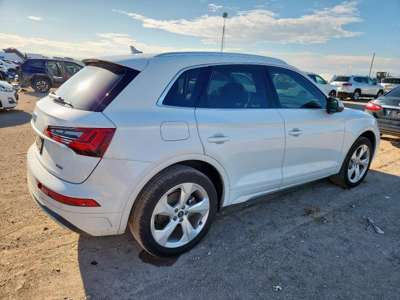 WA1BAAFY1M2104980 - 2021 AUDI Q5 PREMIUM PLUS WHITE photo 3