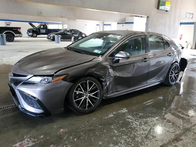 4T1G11AK8RU884921 - 2024 TOYOTA CAMRY SE NIGHT SHADE GRAY photo 1