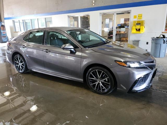 4T1G11AK8RU884921 - 2024 TOYOTA CAMRY SE NIGHT SHADE GRAY photo 4