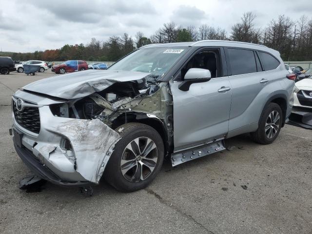 5TDGZRBH3MS544801 - 2021 TOYOTA HIGHLANDER XLE GRAY photo 1