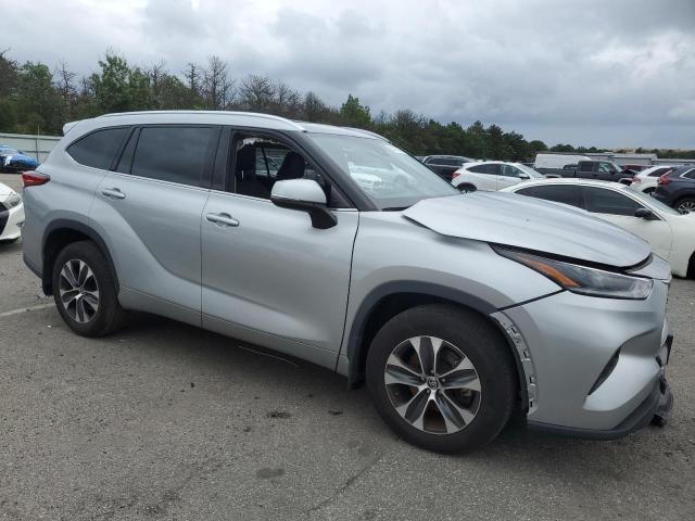 5TDGZRBH3MS544801 - 2021 TOYOTA HIGHLANDER XLE GRAY photo 4