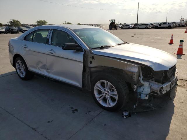 1FAHP2D82HG122166 - 2017 FORD TAURUS SE SILVER photo 4