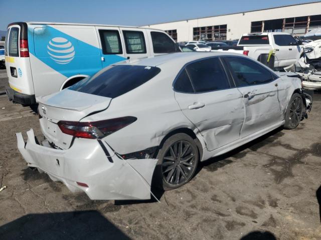 4T1S11AK1RU205498 - 2024 TOYOTA CAMRY SE NIGHT SHADE WHITE photo 3