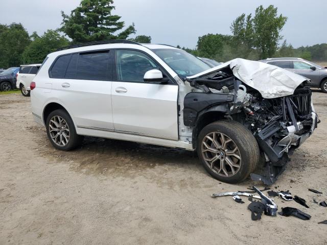 5UXCW2C00M9D87039 - 2021 BMW X7 XDRIVE40I WHITE photo 4