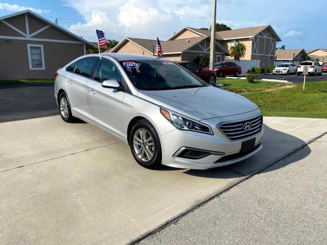 5NPE24AF5HH516976 - 2017 HYUNDAI SONATA SE SILVER photo 1