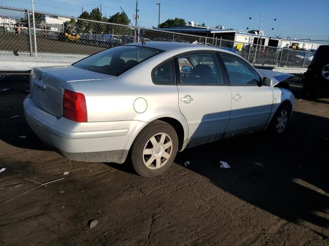 WVWPD63B1XE499018 - 1999 VOLKSWAGEN PASSAT GLX Gümüş foto 3