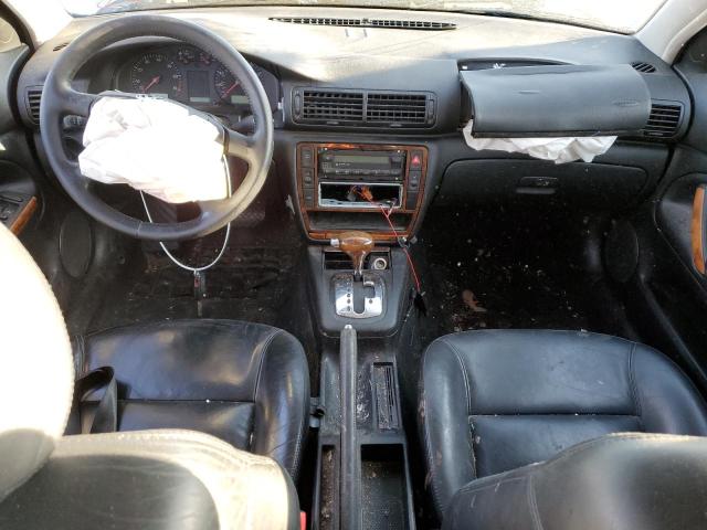 WVWPD63B1XE499018 - 1999 VOLKSWAGEN PASSAT GLX Gümüş foto 8