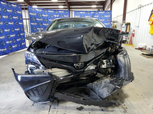 4T1G11AK8RU901782 - 2024 TOYOTA CAMRY SE NIGHT SHADE BLACK photo 5