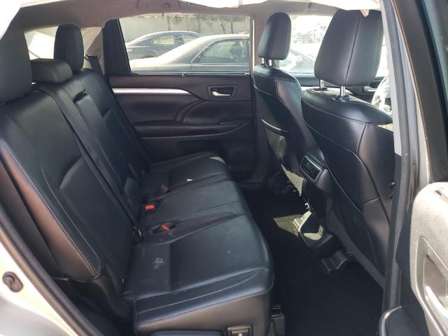 5TDKKRFH1GS136228 - 2016 TOYOTA HIGHLANDER XLE SILVER photo 10