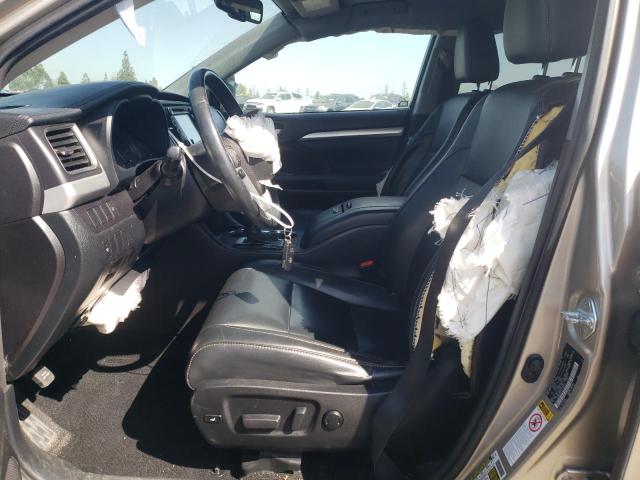 5TDKKRFH1GS136228 - 2016 TOYOTA HIGHLANDER XLE SILVER photo 7