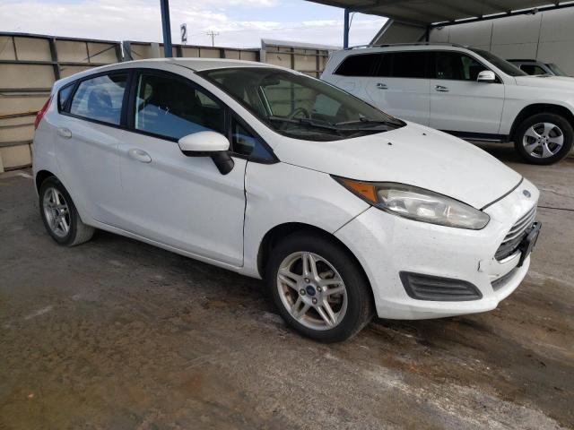 3FADP4EJ0HM113113 - 2017 FORD FIESTA SE WHITE photo 4