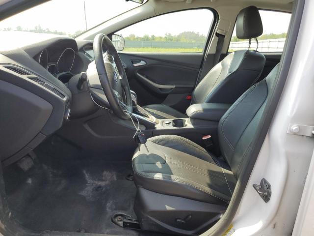 1FAHP3H25CL116373 - 2012 FORD FOCUS SEL WHITE photo 7