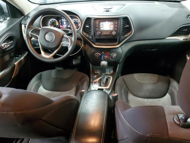 1C4PJMCB0JD622320 - 2018 JEEP CHEROKEE LATITUDE SILVER photo 8