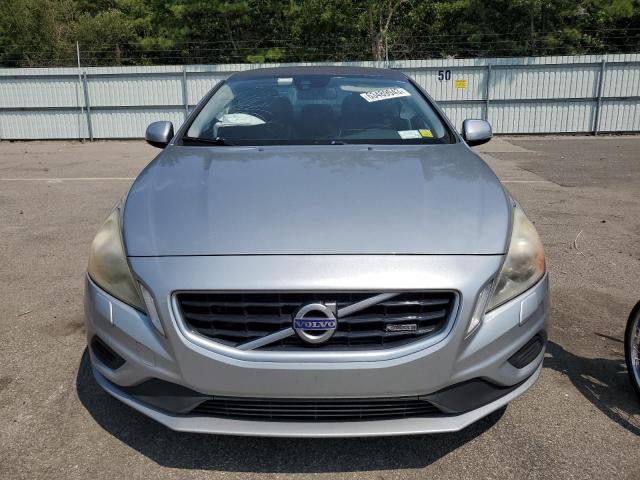 YV1902FH5D2185781 - 2013 VOLVO S60 T6 SILVER photo 5