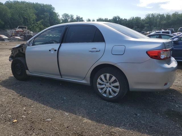 5YFBU4EE7DP119961 - 2013 TOYOTA COROLLA BASE فضي صورة 2