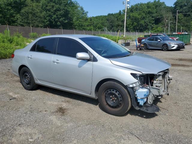 5YFBU4EE7DP119961 - 2013 TOYOTA COROLLA BASE فضي صورة 4