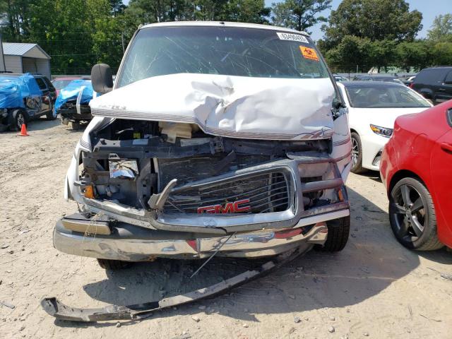 1GDFG15R0T1006667 - 1996 GMC SAVANA RV G1500 WHITE photo 5