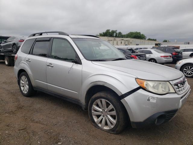 JF2SHADC2BH765325 - 2011 SUBARU FORESTER 2.5X PREMIUM 银色 照片 4